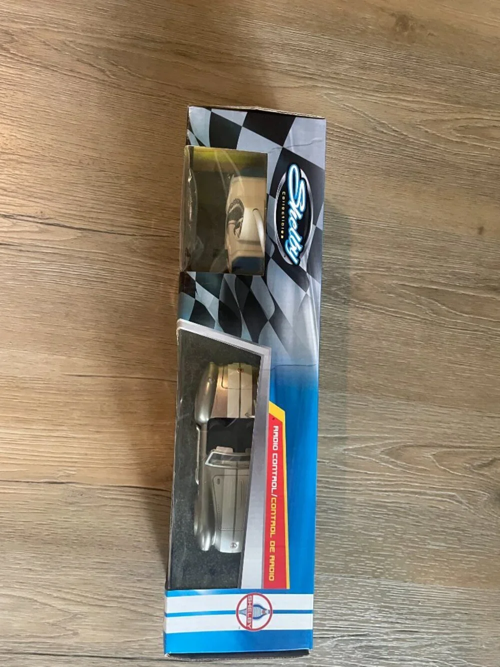 Shelby Collectibles 1965 Cobra 427 S/C Remote Control 1:24 Scale Model Brand New